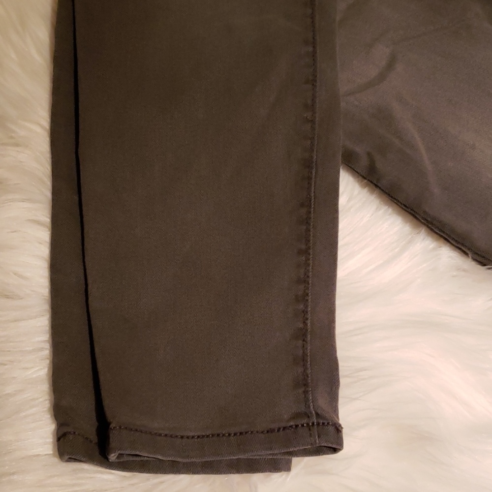 Old Navy Jeans - Picture 4 of 6